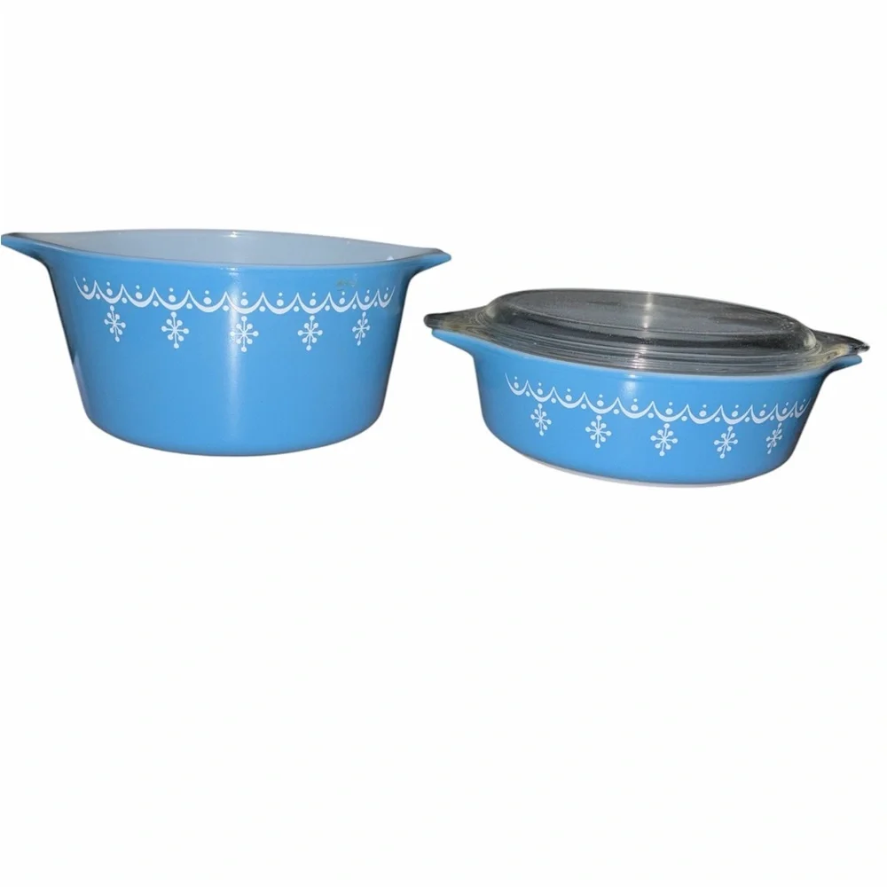 3 piece Vintage Pyrex Blue Garland Snowflake Casserole 1 QT and 1 pint and 1 lid